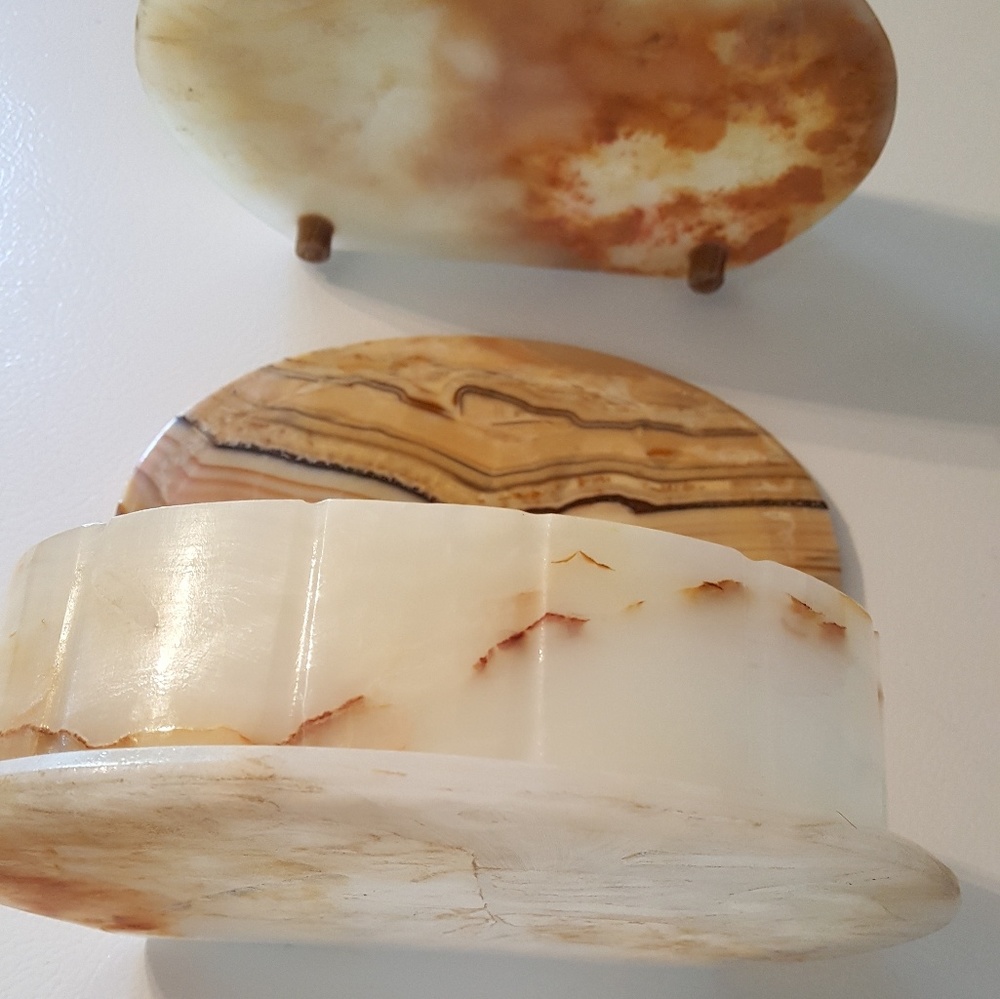 Vintage Alabaster Stone Shell Storage - Picture 4 of 8